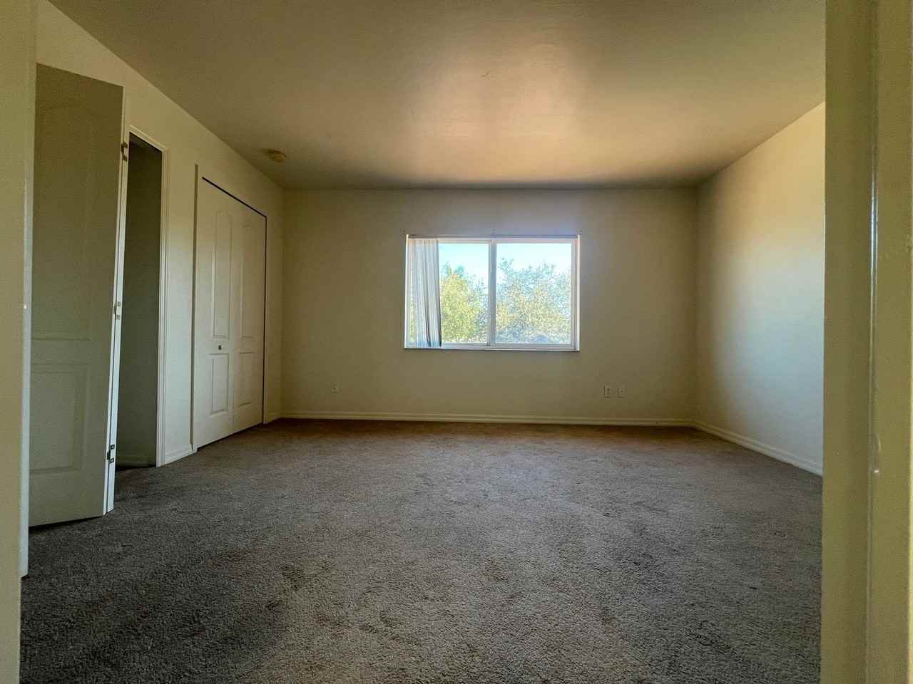 3430 3430 Santa Barbara - 4 #4 - Photo 4 of 19