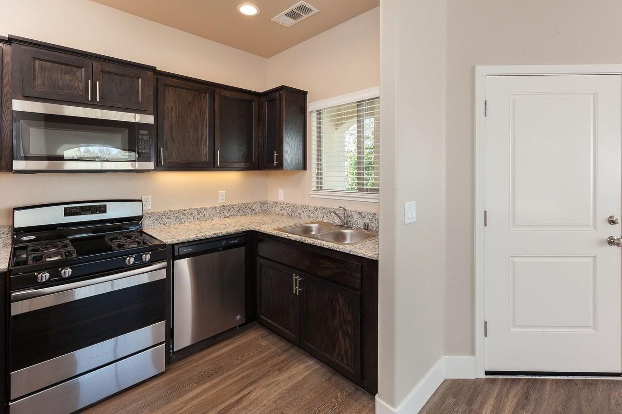 The Domicile @ West Sacramento - Photo 4 of 7