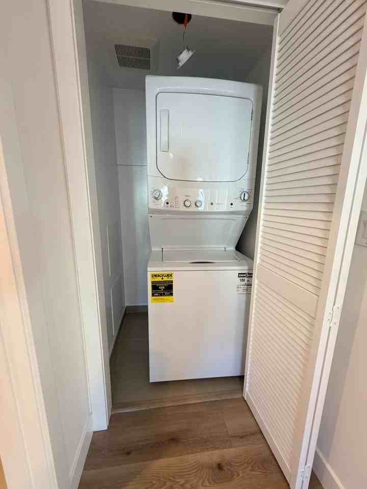 #683 - Photo 5 of 36