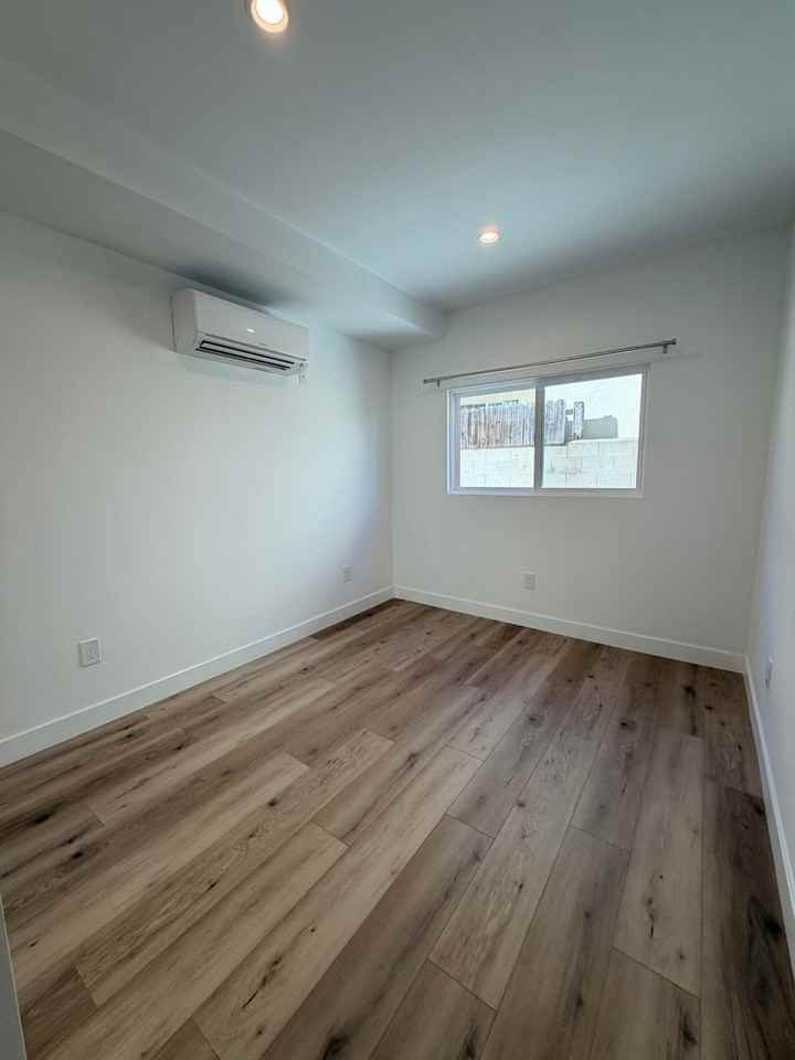 #683 - Photo 7 of 36