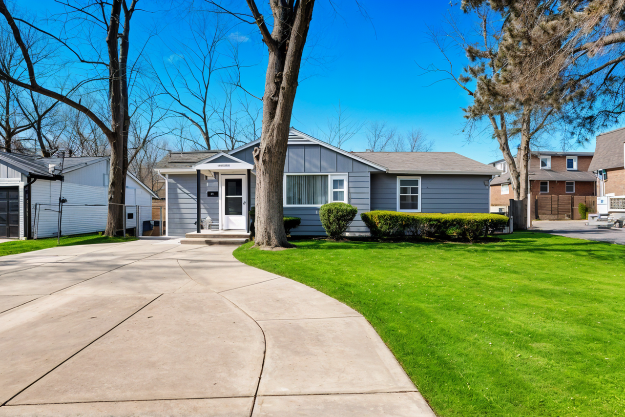 3906 Booth St - Photo 5 of 20