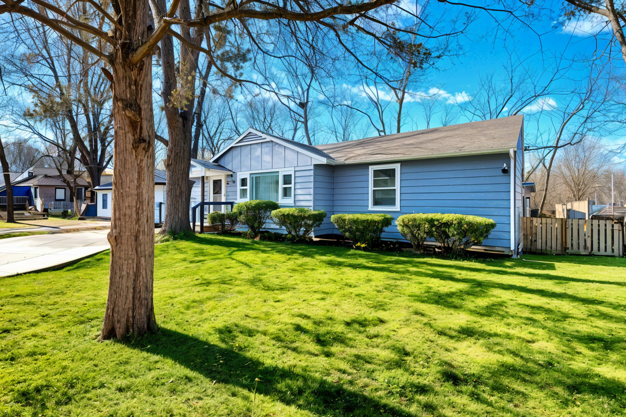 3906 Booth St - Photo 6 of 20