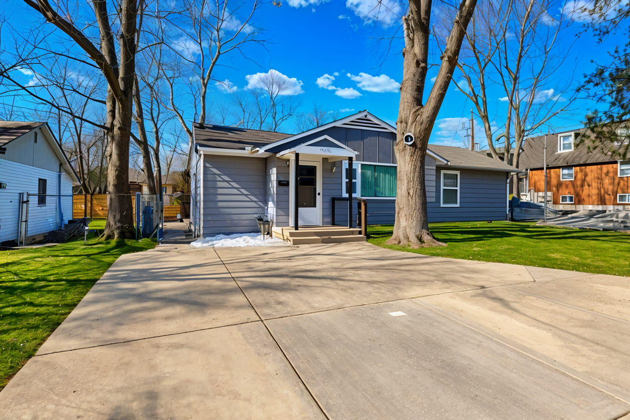 3906 Booth St - Photo 7 of 20