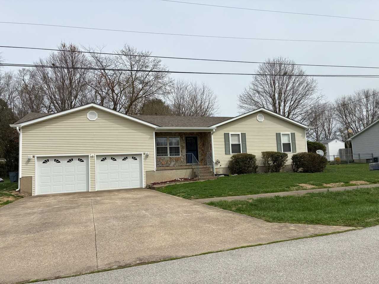 208 Airport Rd - Photo 5 of 50