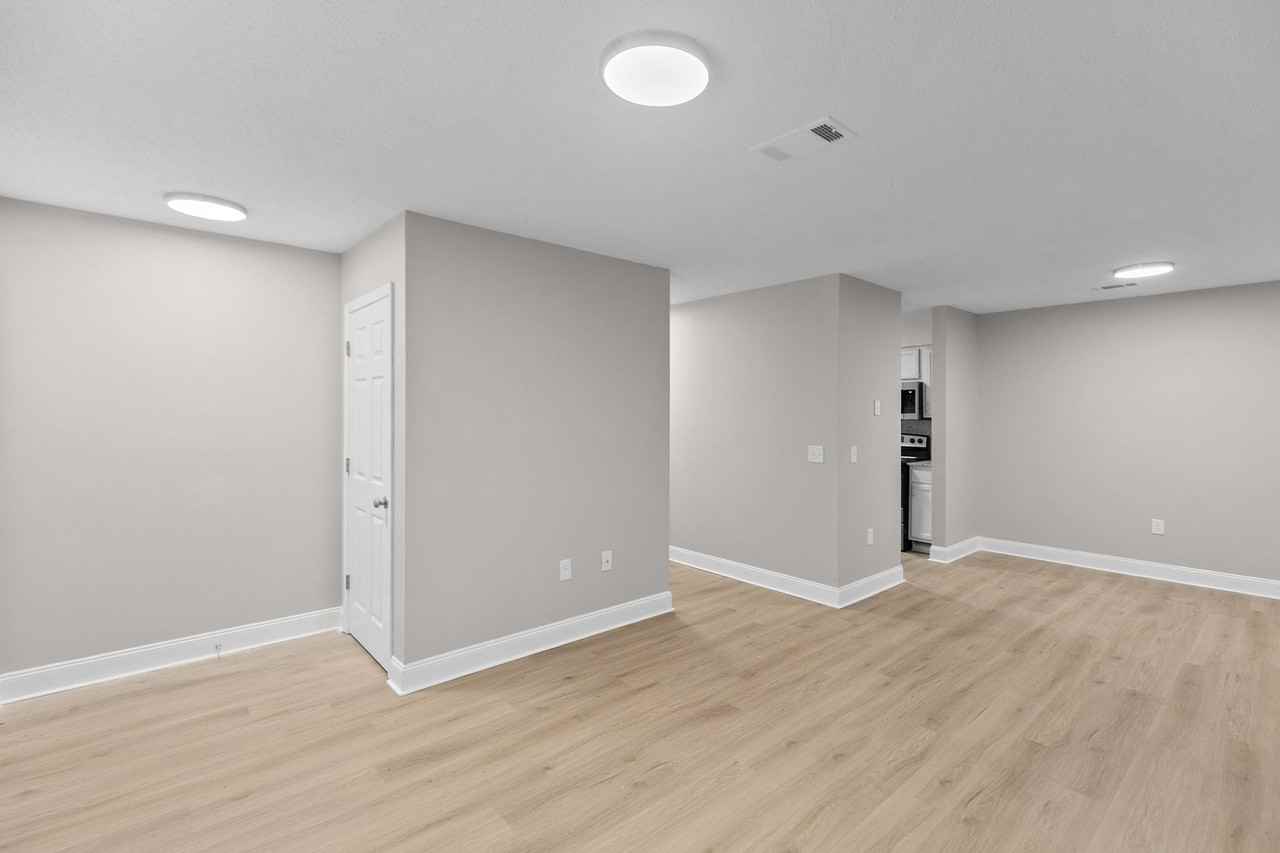 Willow Trace - Photo 4 of 25