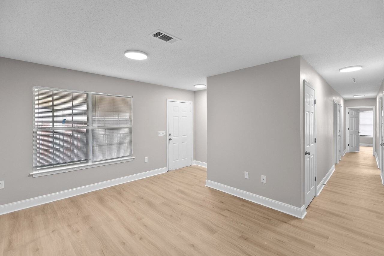 Willow Trace - Photo 5 of 25