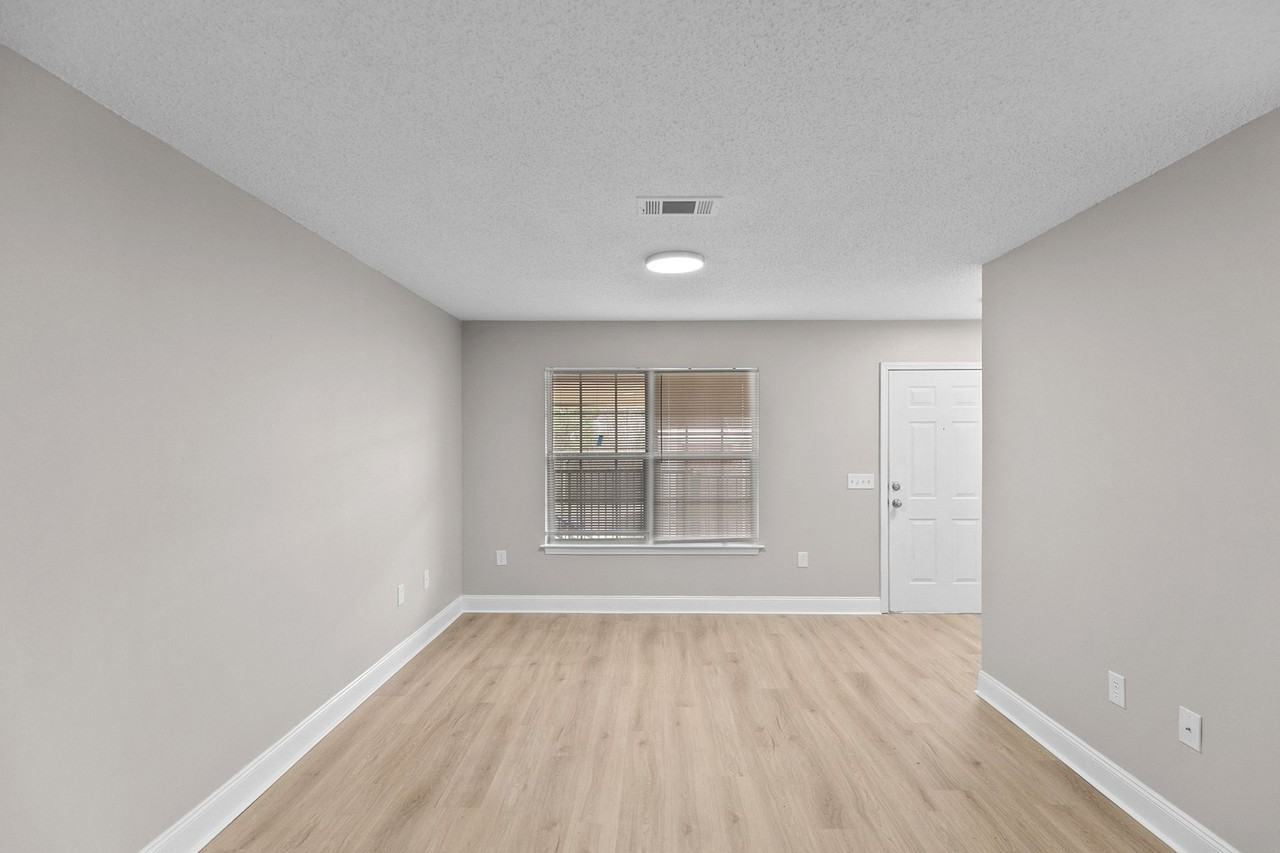 Willow Trace - Photo 6 of 25