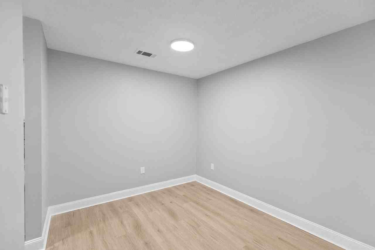 Willow Trace - Photo 7 of 25