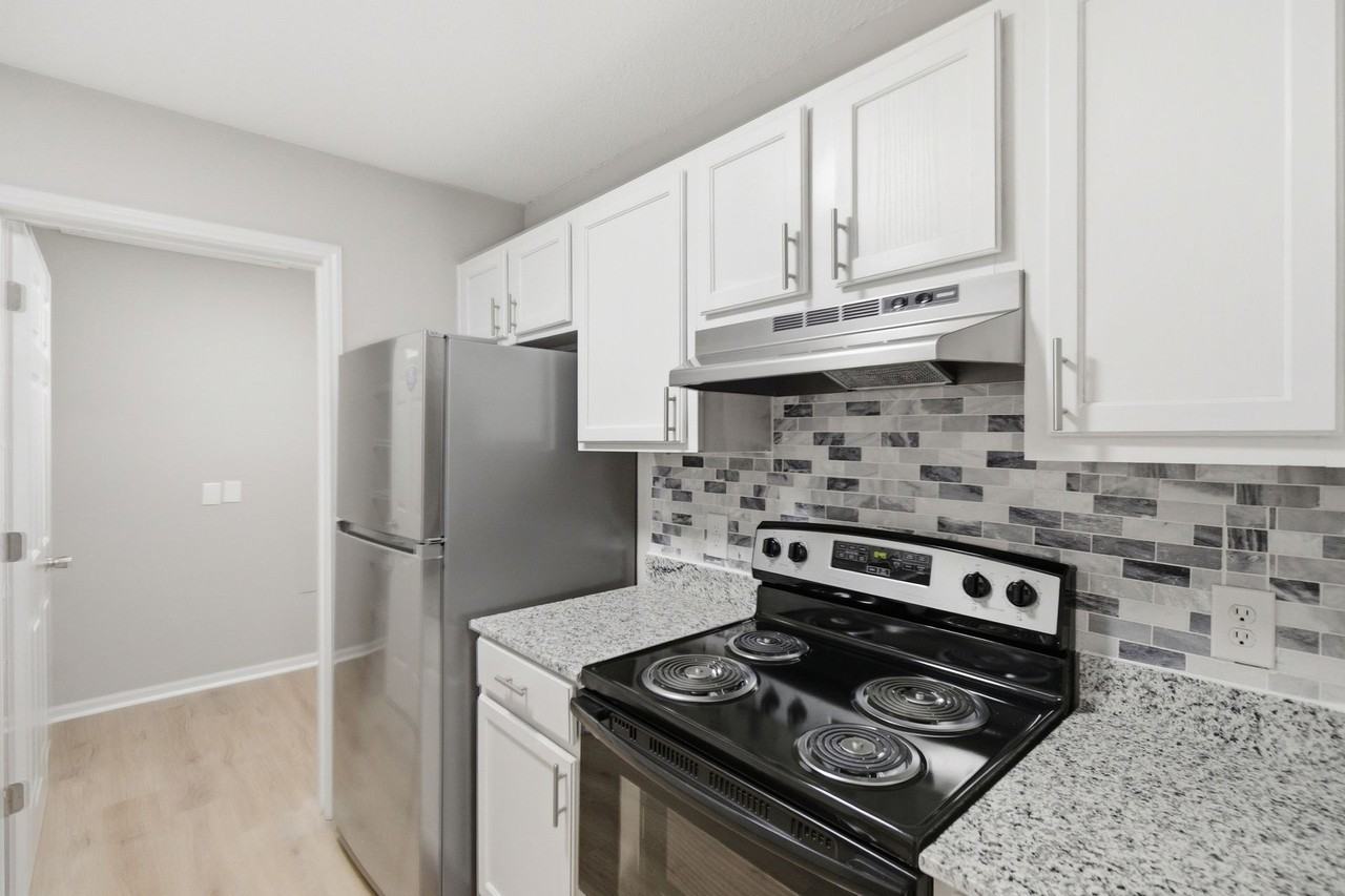 Englewood Apartments - Photo 5 of 28