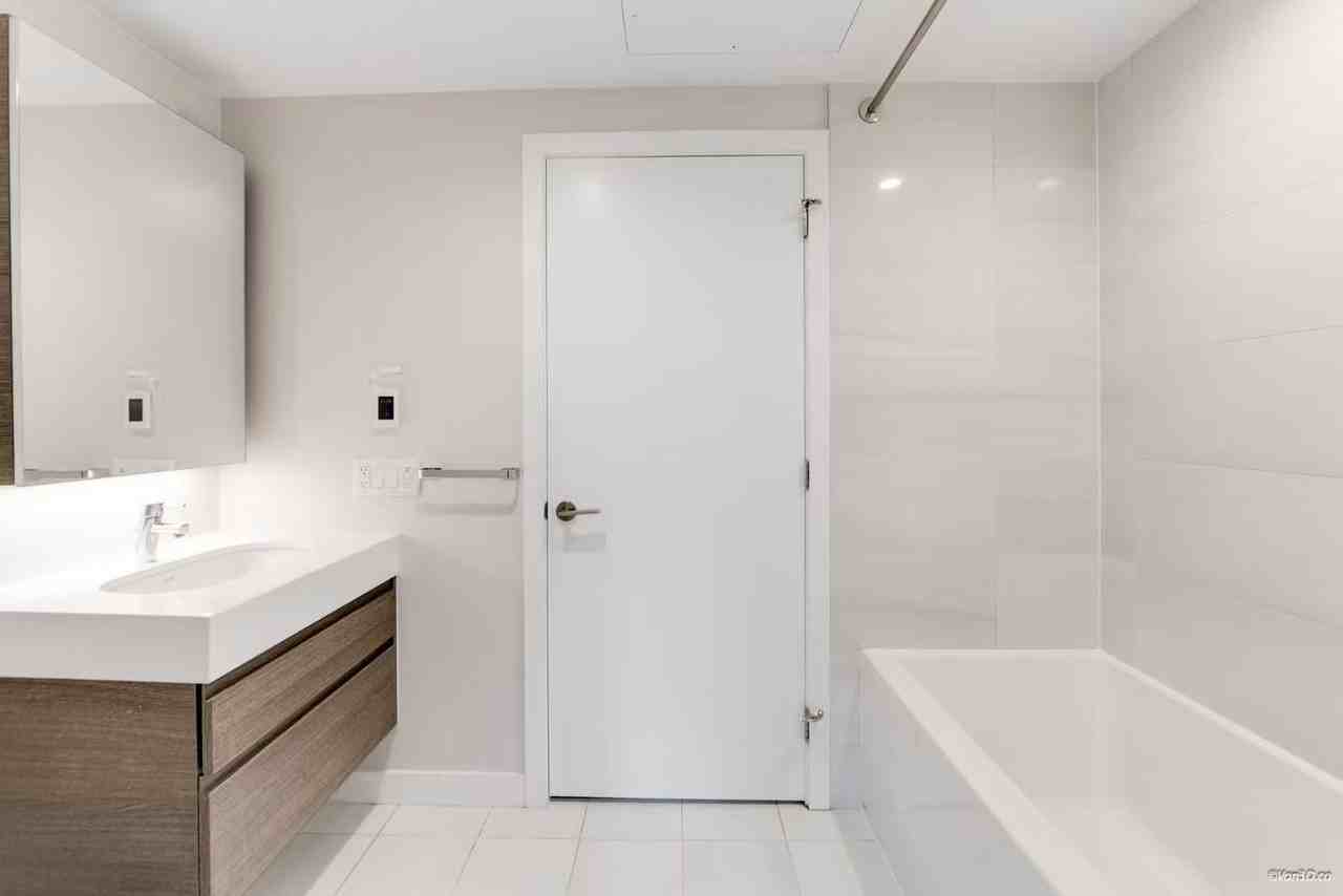 6463 Silver Ave - Photo 4 of 4