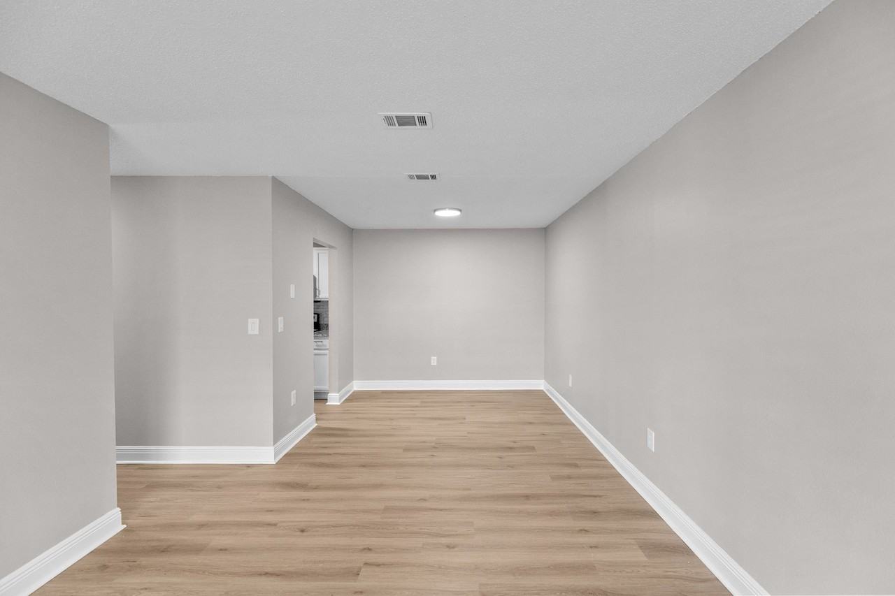 Megan Manor - Photo 6 of 22