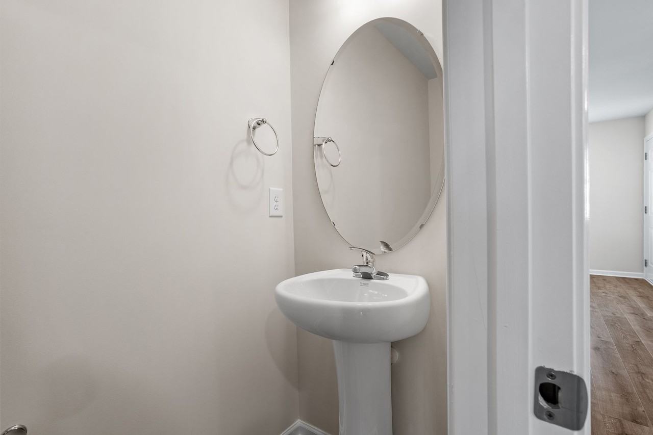1006 Peony Ln - Photo 7 of 19