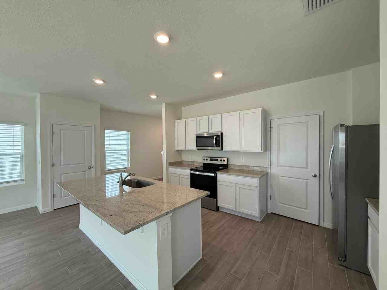 5149 Sw 48th Ln - Photo 7 of 31