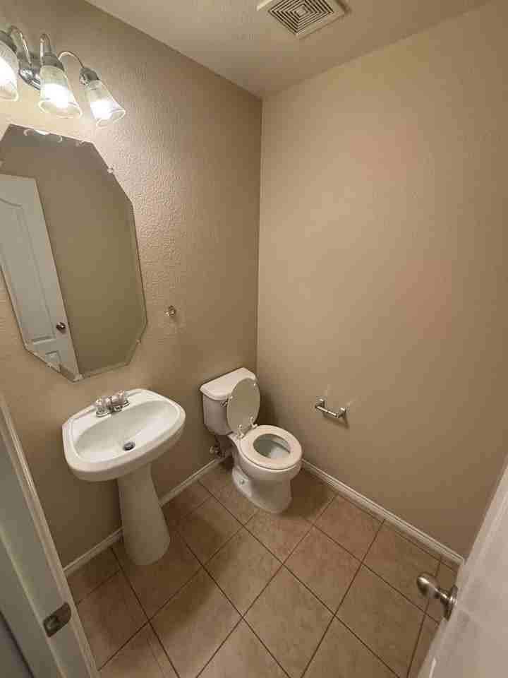 2332 Oklahoma Ave - Photo 3 of 21