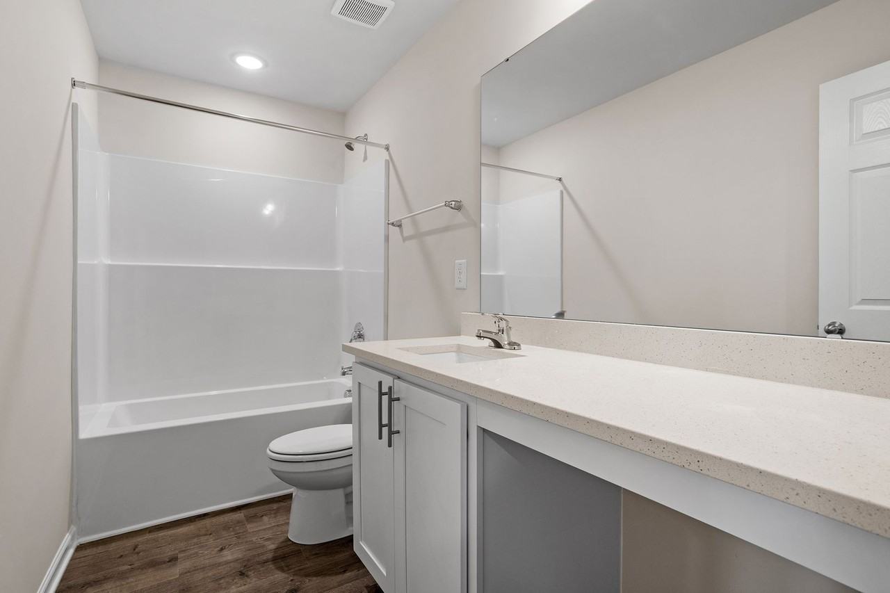 1047 Peony Ln - Photo 6 of 30