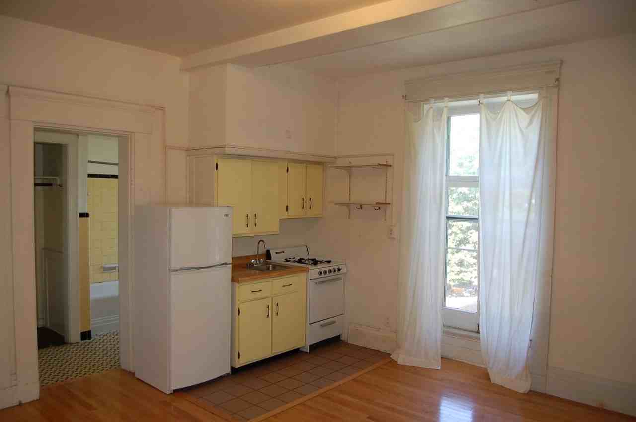 1033 Spaight Street - Photo 3 of 16