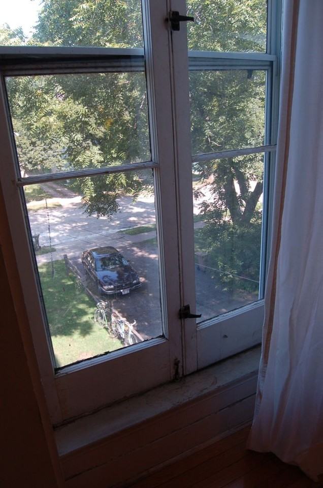 1033 Spaight Street - Photo 4 of 16