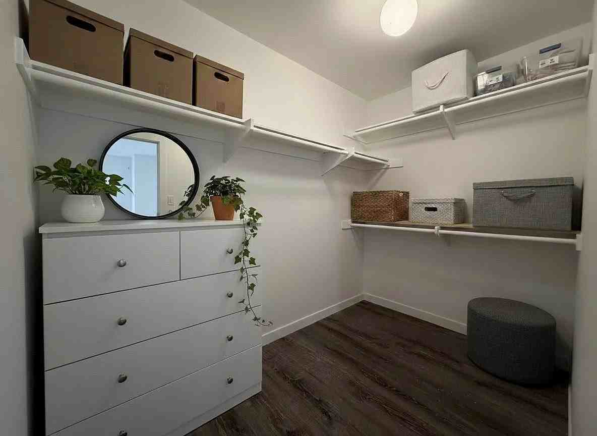 345 S Melrose Dr #F - Photo 7 of 8