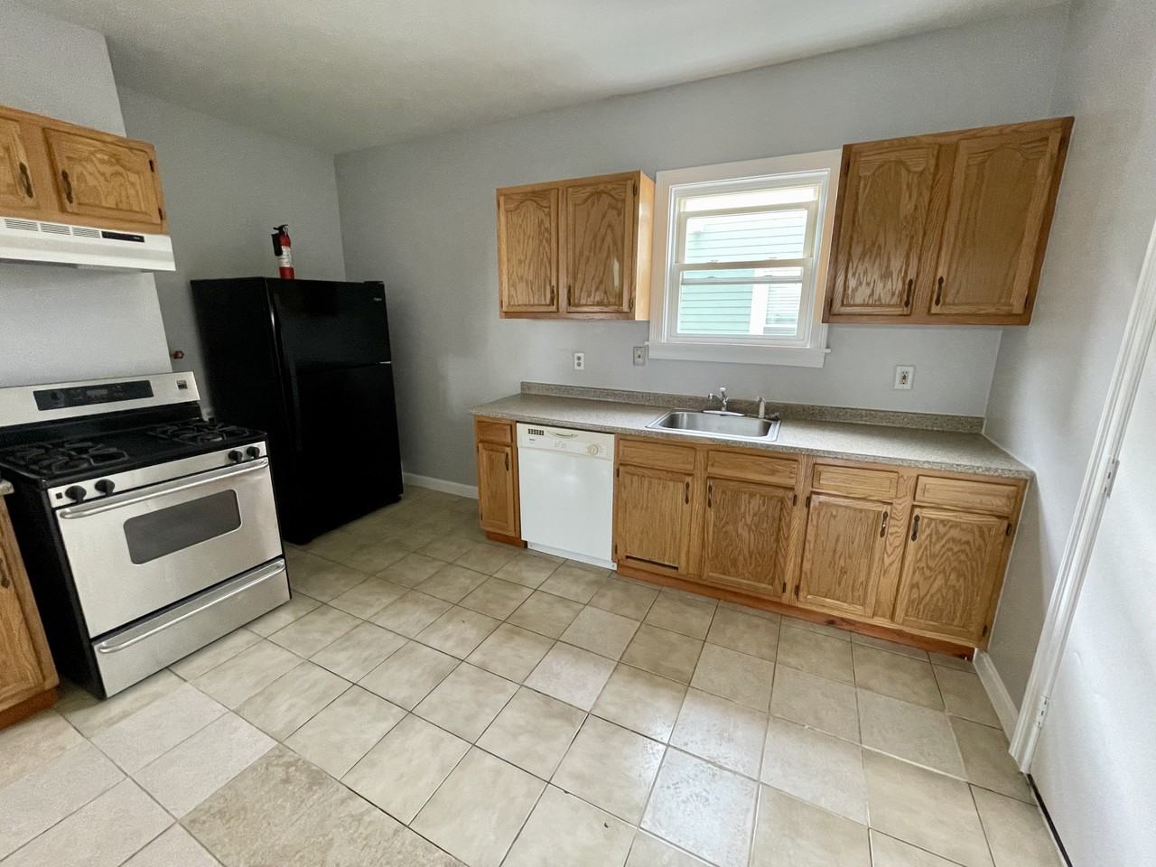 48 Pekin St #2 - Photo 4 of 9