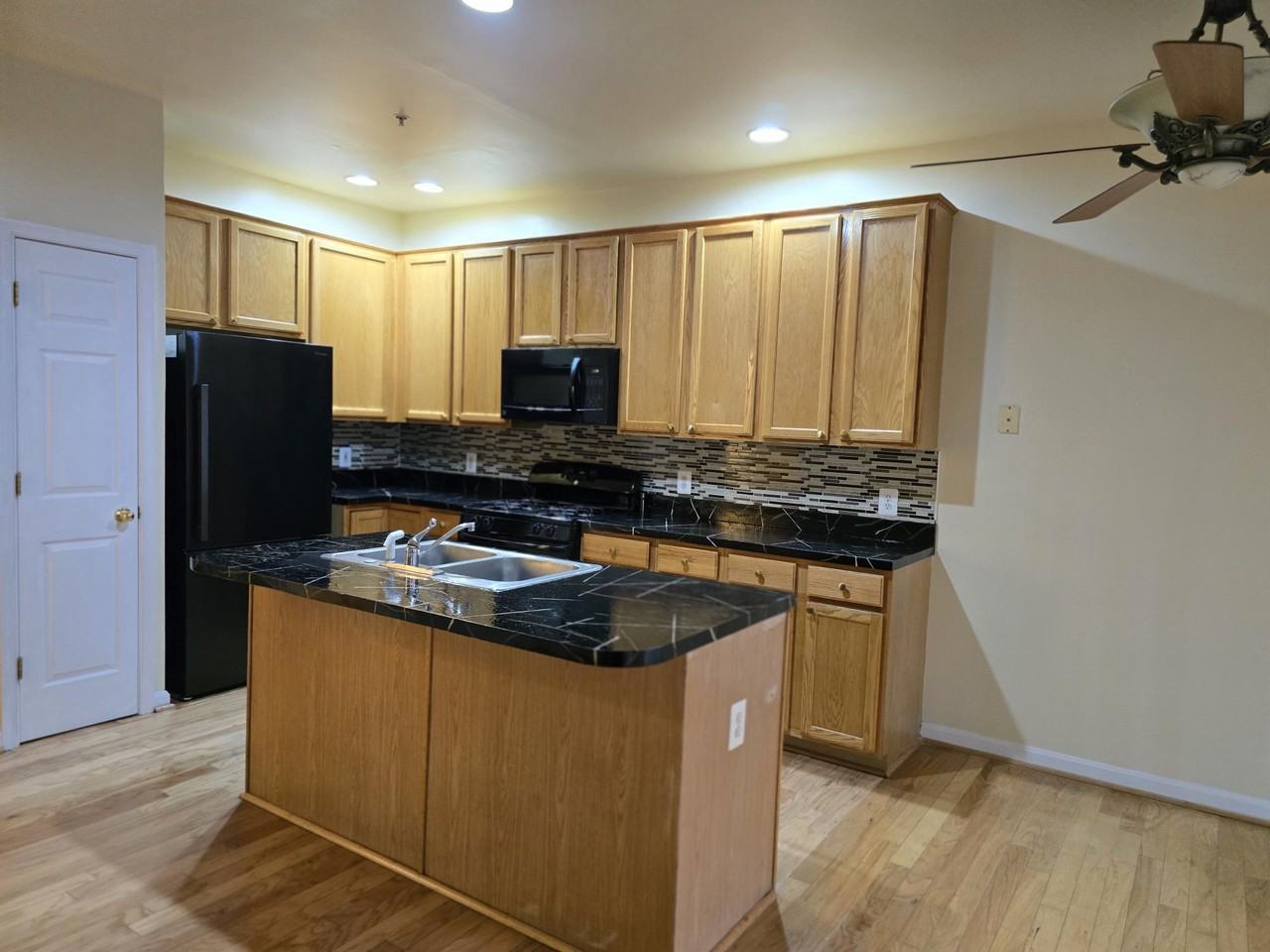 8229 Shooting Star Ln - Photo 3 of 12