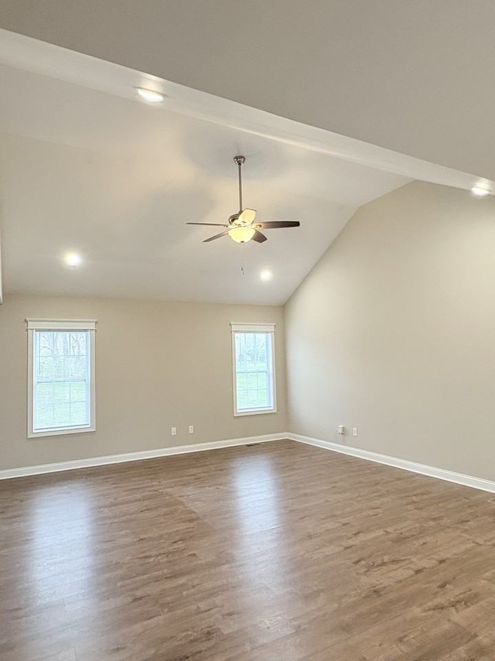 646 Mcintyre St #NA - Photo 2 of 19