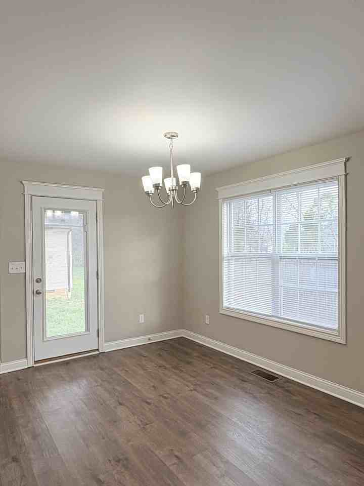 646 Mcintyre St #NA - Photo 7 of 19