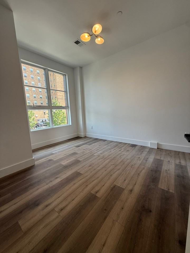 281 Halsey St #504 - Photo 5 of 10
