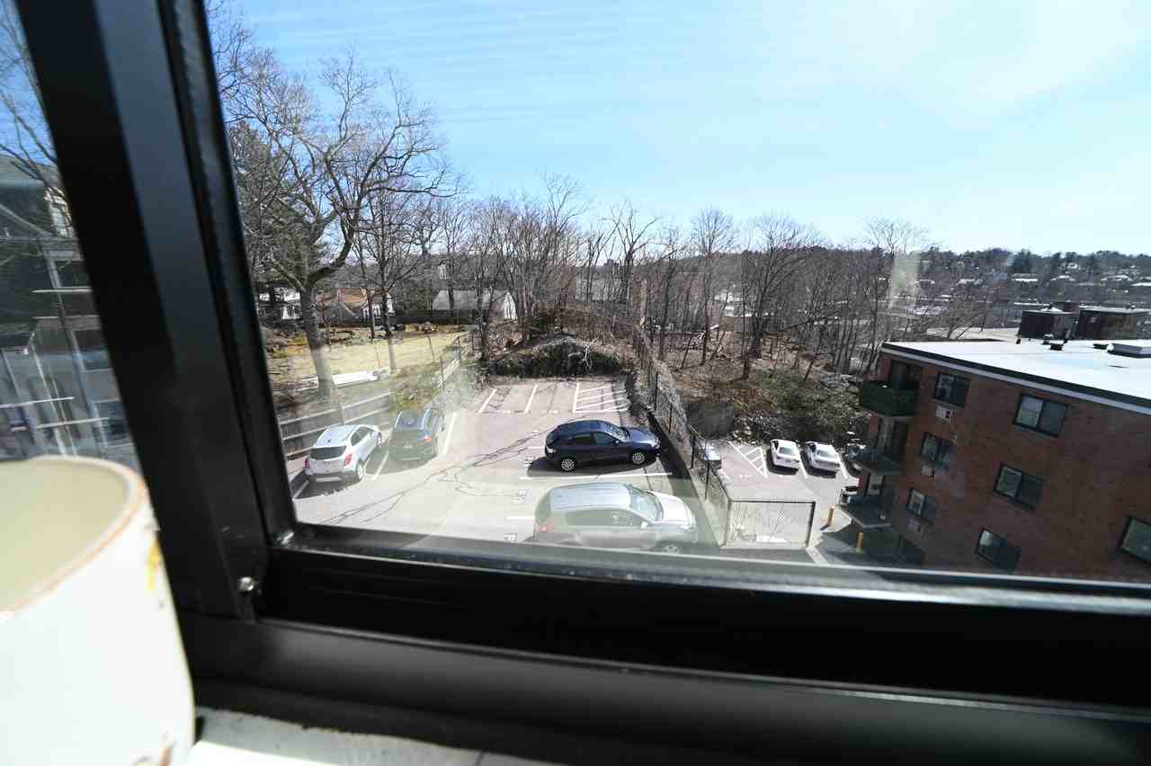 95 Sutherland Rd #4C - Photo 5 of 12