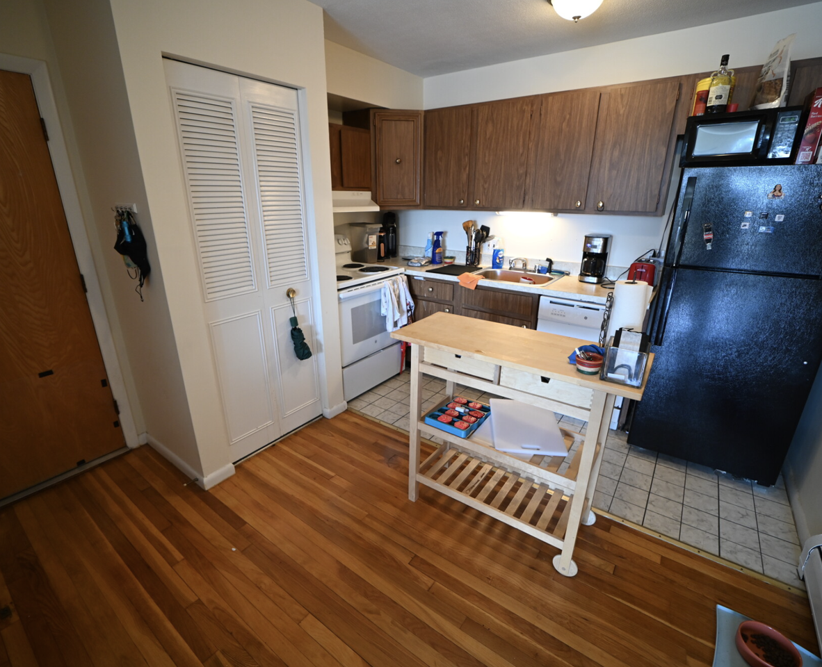 95 Sutherland Rd #4C - Photo 7 of 12