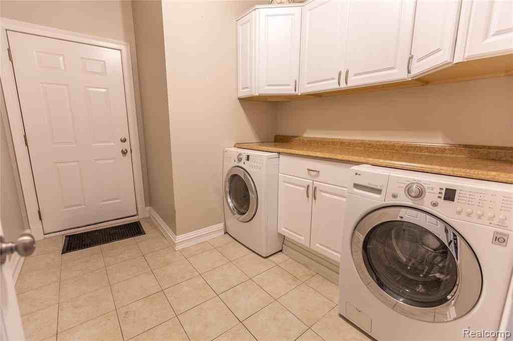 665 Abbington Ct #NA - Photo 7 of 26