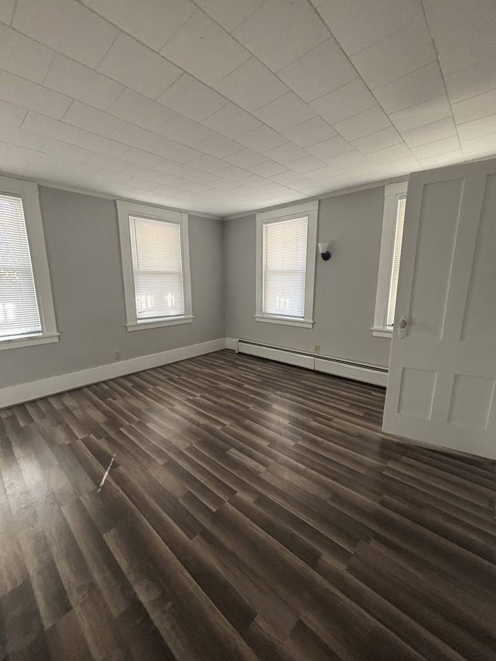 236 Main St #1 - Photo 3 of 8