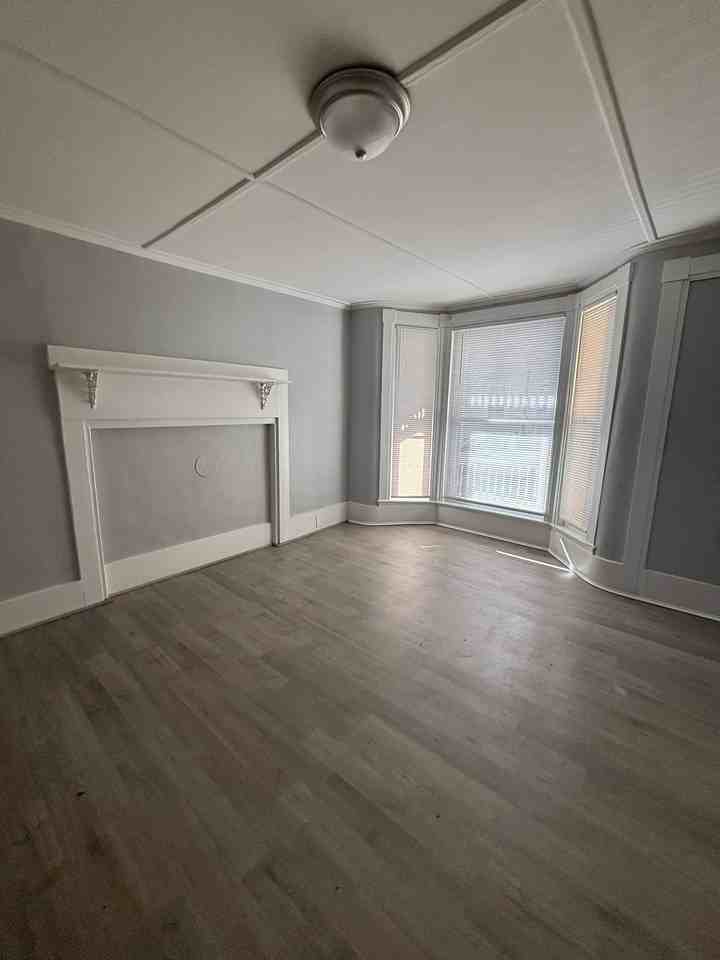 236 Main St #1 - Photo 5 of 8