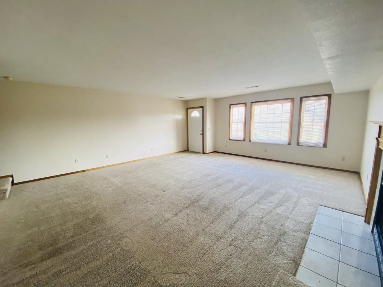 7491 Shisler St Ne #7491 - Photo 3 of 20