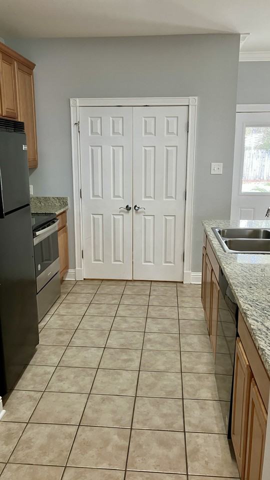 1332 Tropical Cv #1332 - Photo 2 of 14