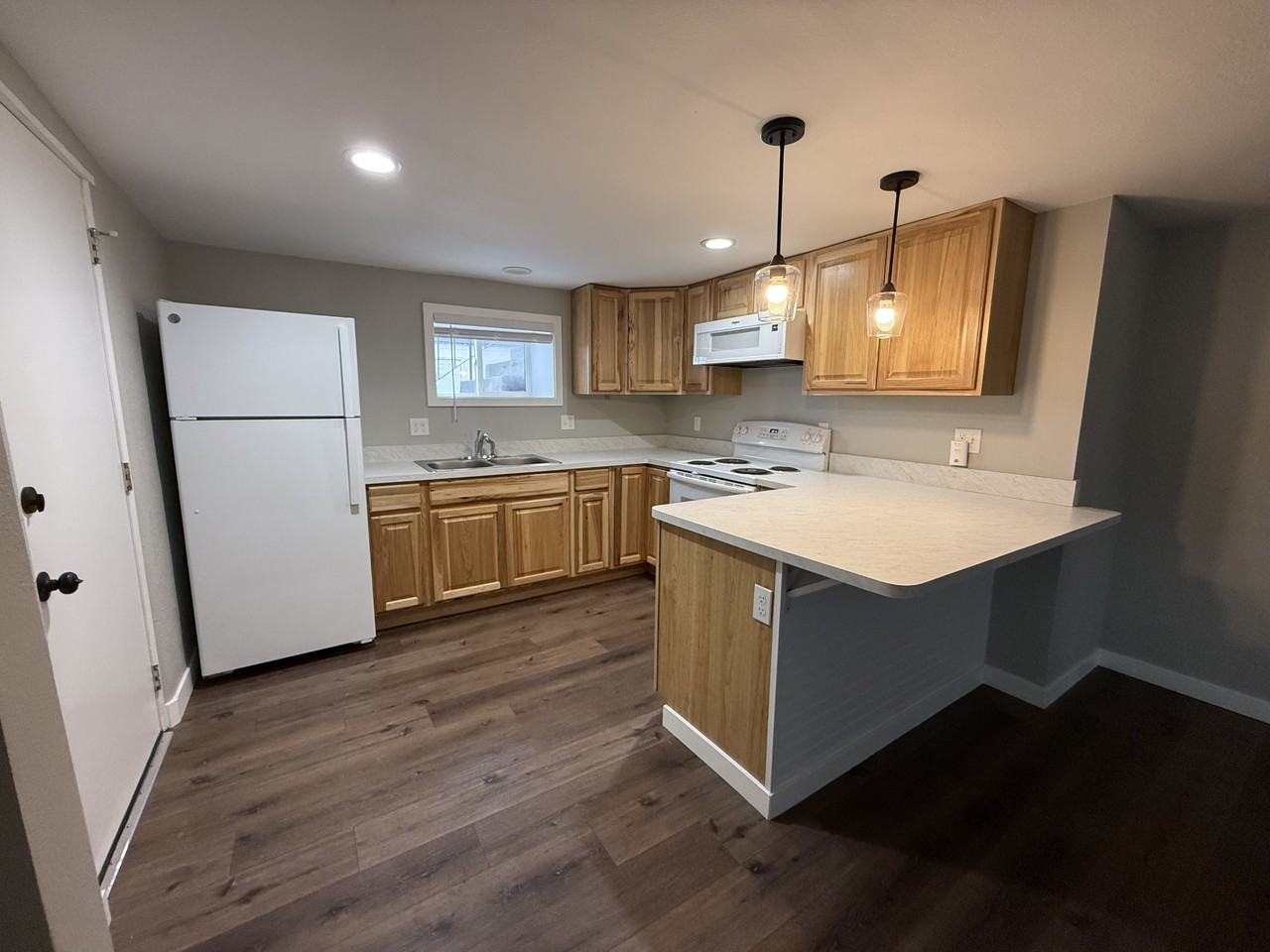 103 Se Mountain View Dr #B - Photo 2 of 8