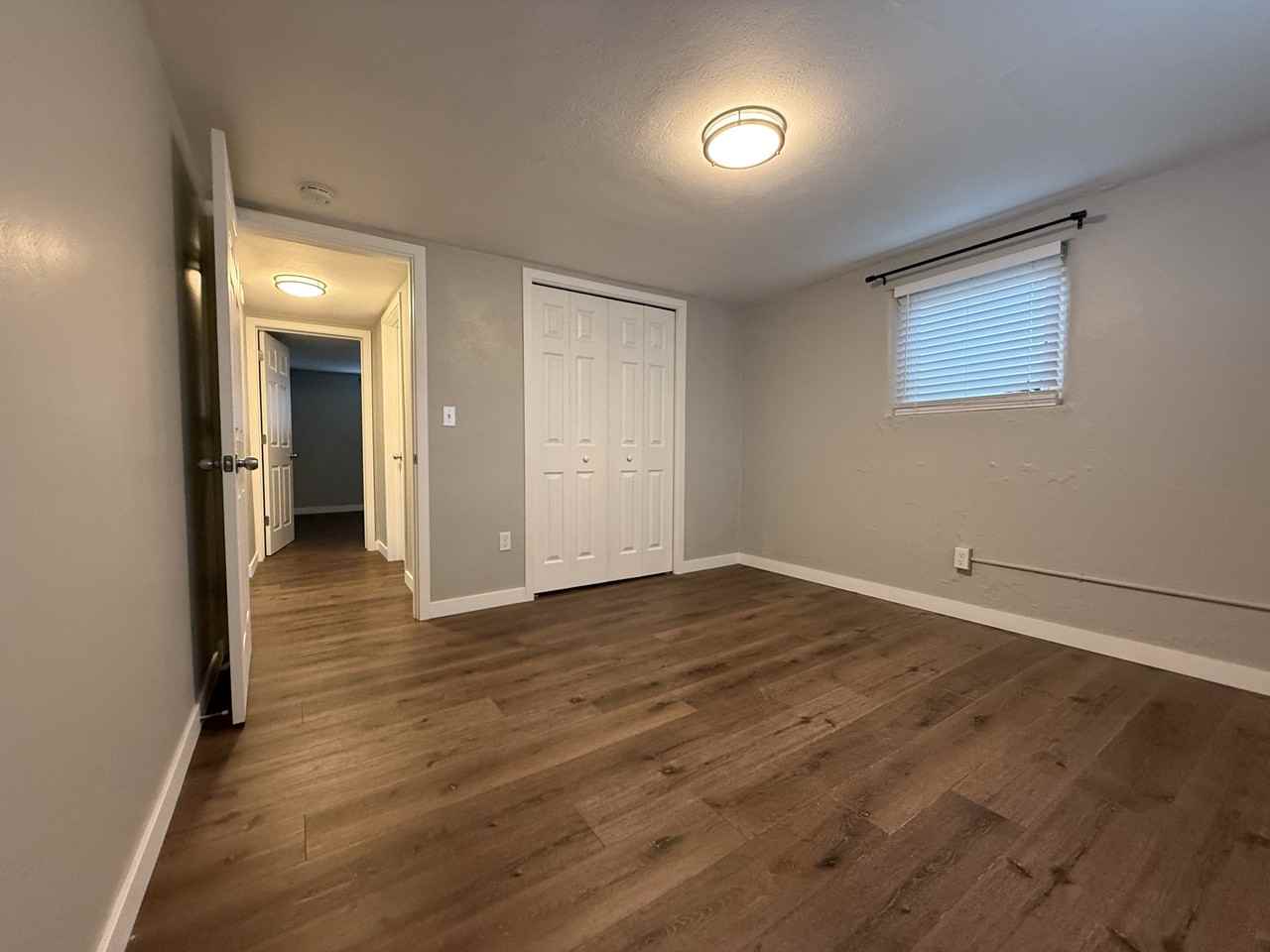 103 Se Mountain View Dr #B - Photo 7 of 8