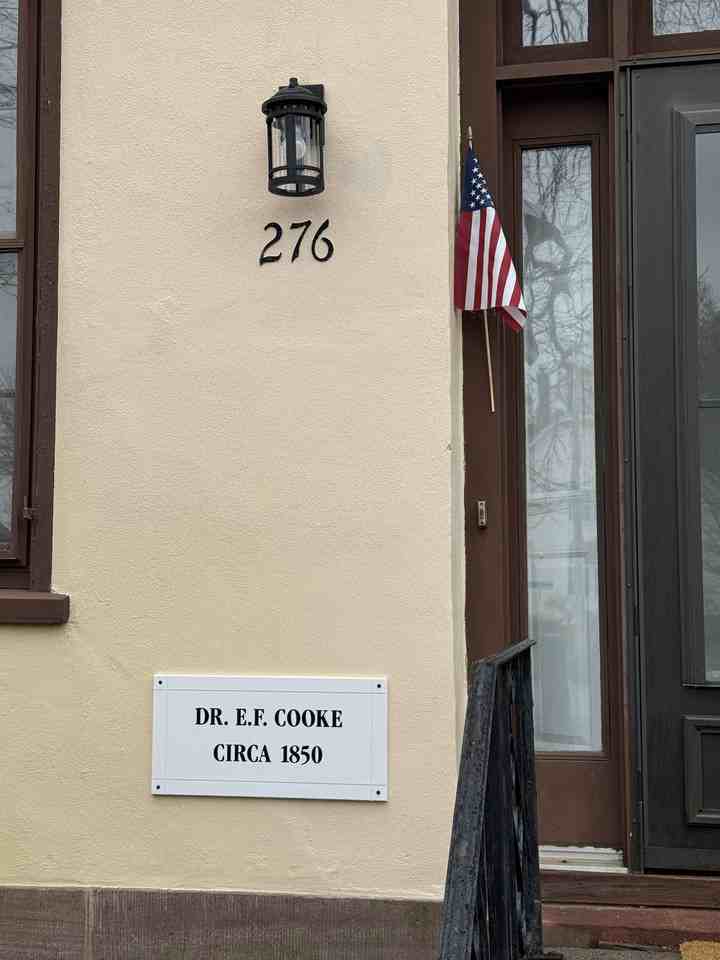 276 Main St - Photo 2 of 18