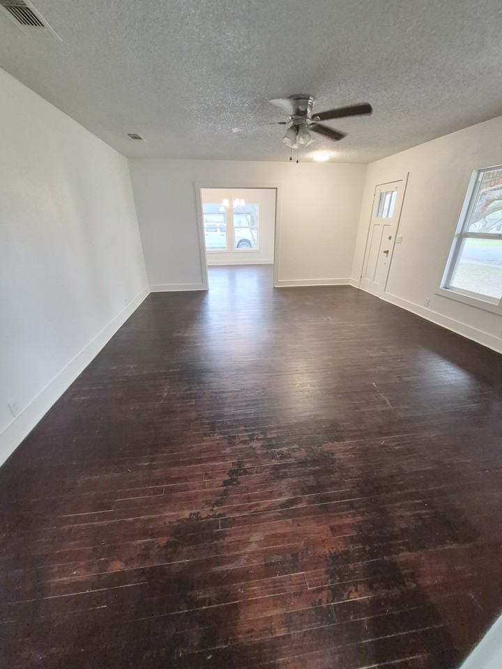 111 W Holland St #NA - Photo 4 of 19