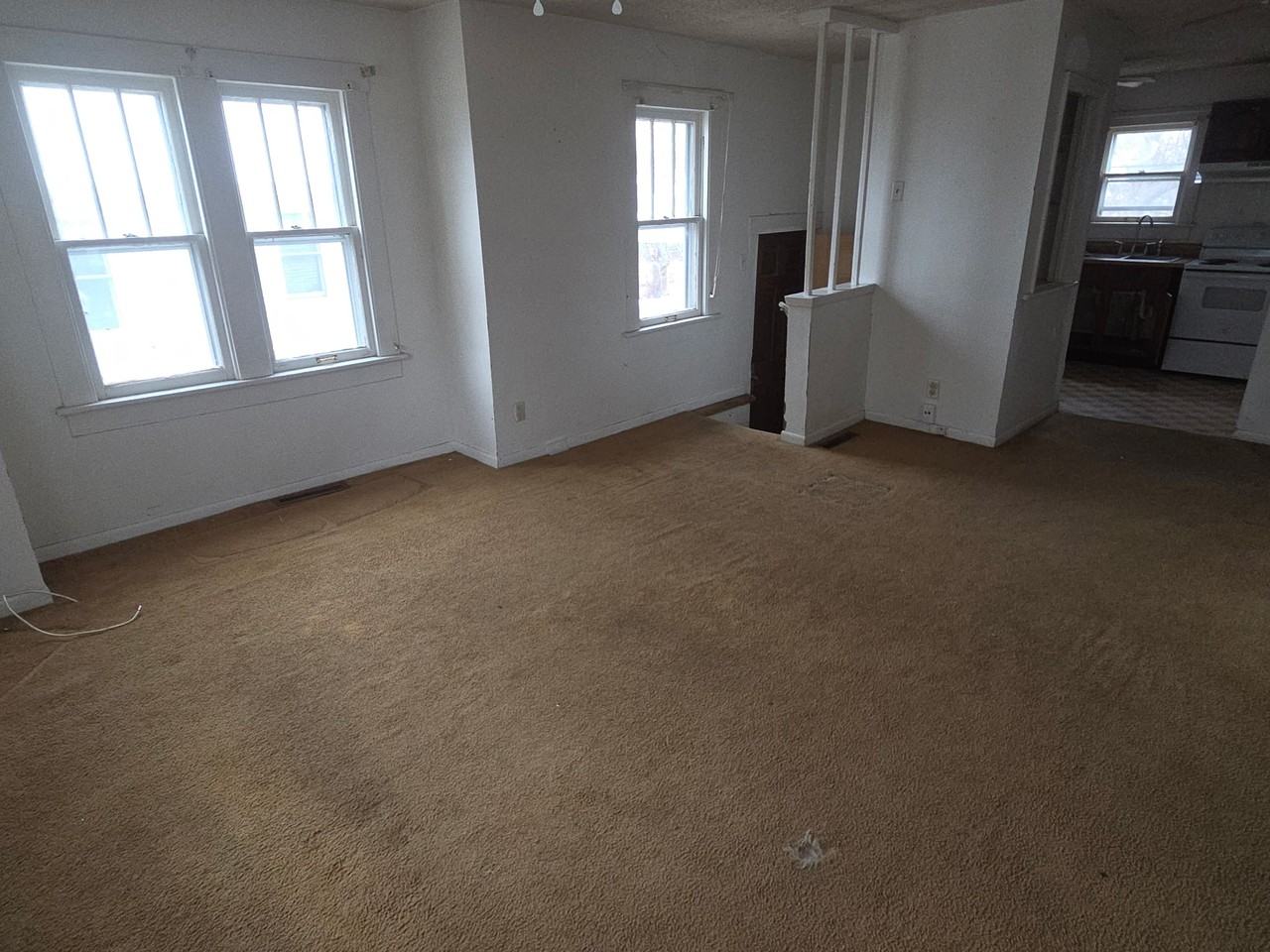 1304 E Lawrence St #NA - Photo 4 of 12