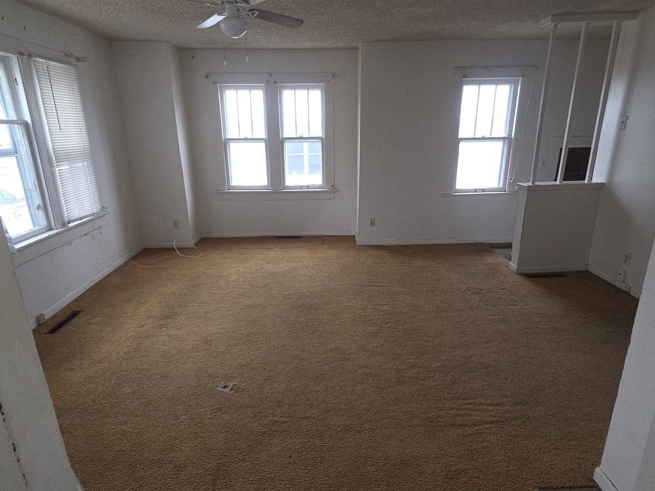 1304 E Lawrence St #NA - Photo 5 of 12