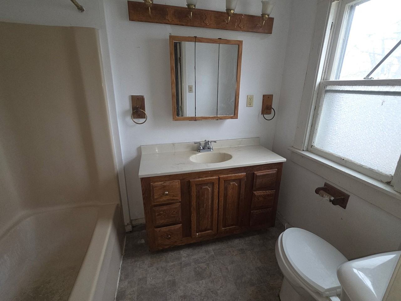 1304 E Lawrence St #NA - Photo 7 of 12