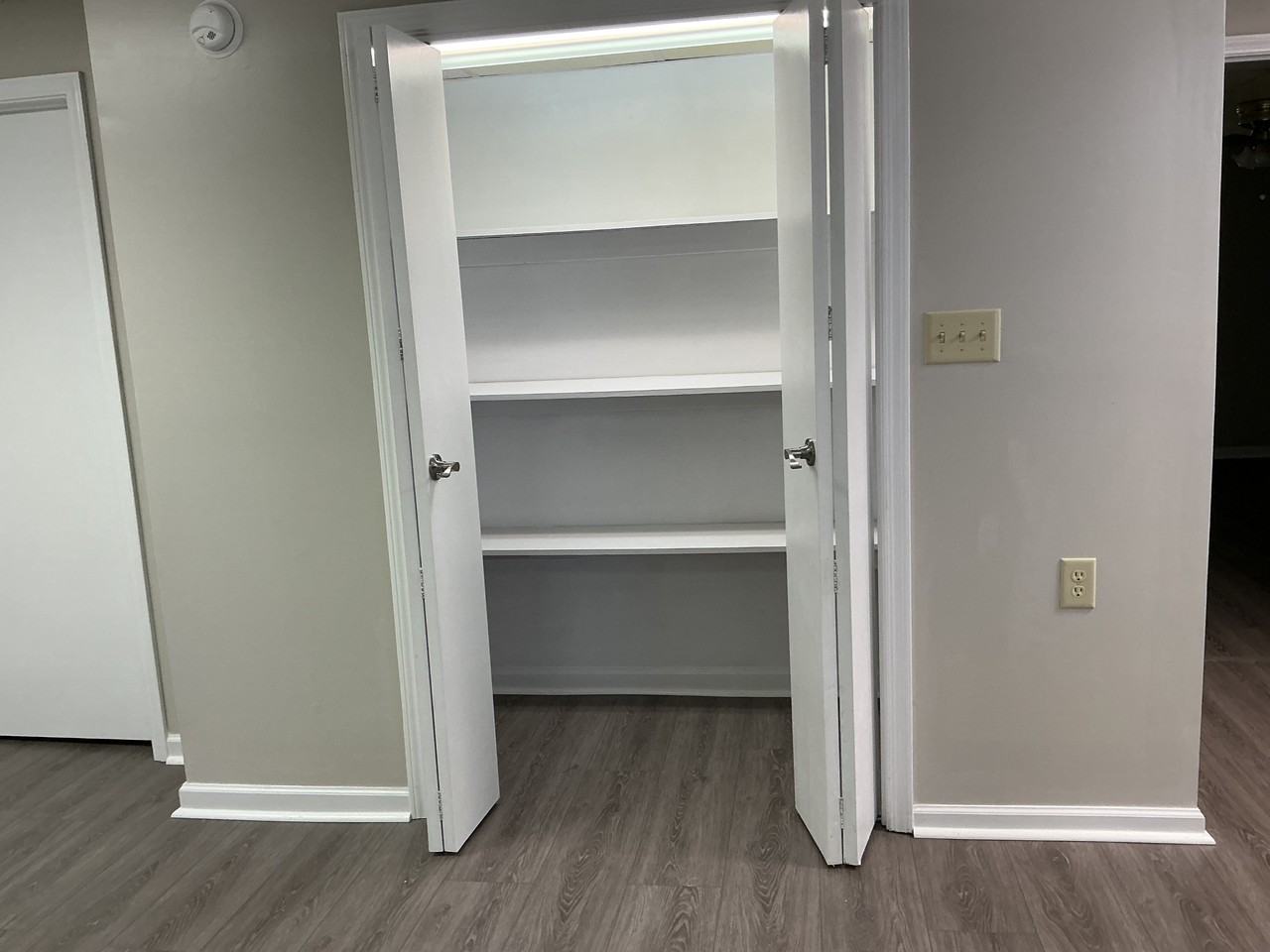 22892 Bridewell Cir - Photo 3 of 12