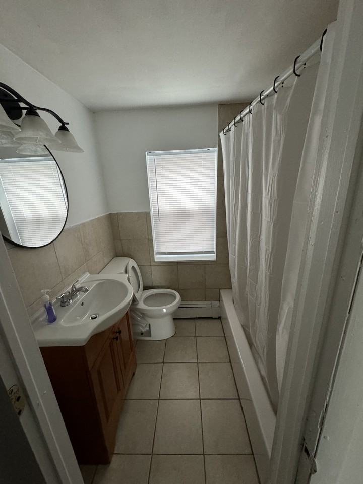 424 E Girard Ave #3FL - Photo 2 of 7