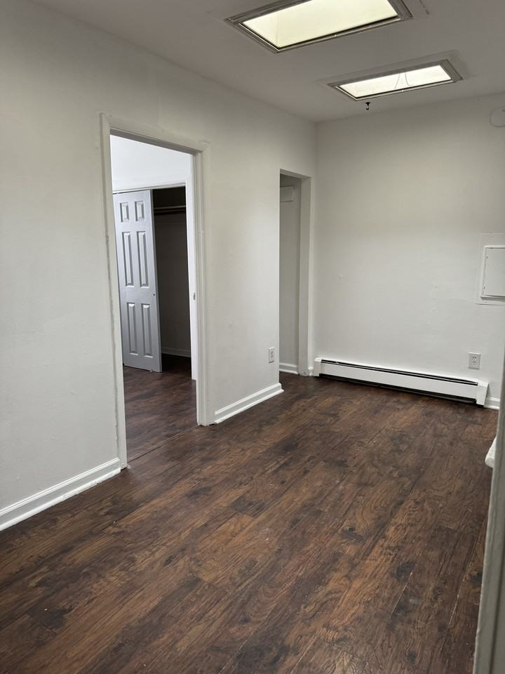 424 E Girard Ave #3FL - Photo 3 of 7