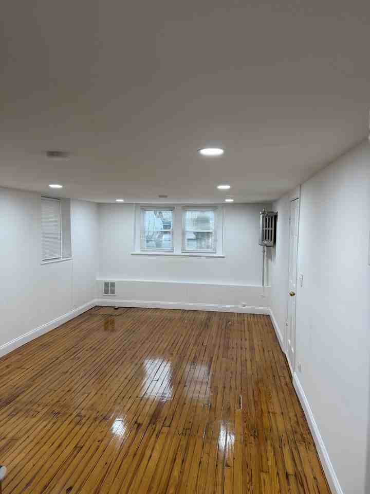 1442 Hollywood Ave #1 - Photo 2 of 5