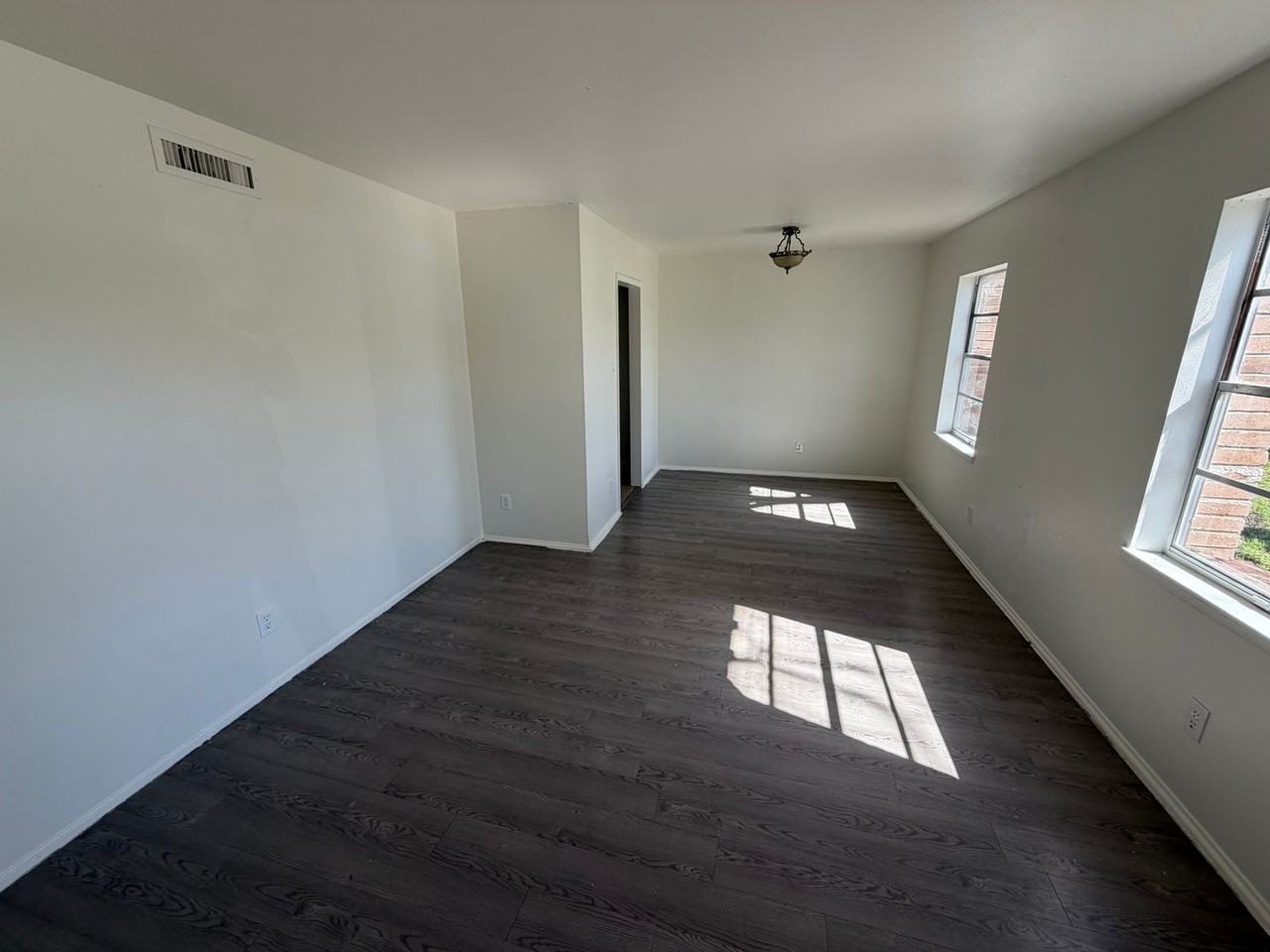 2421 Ridgedale Dr - Photo 3 of 14