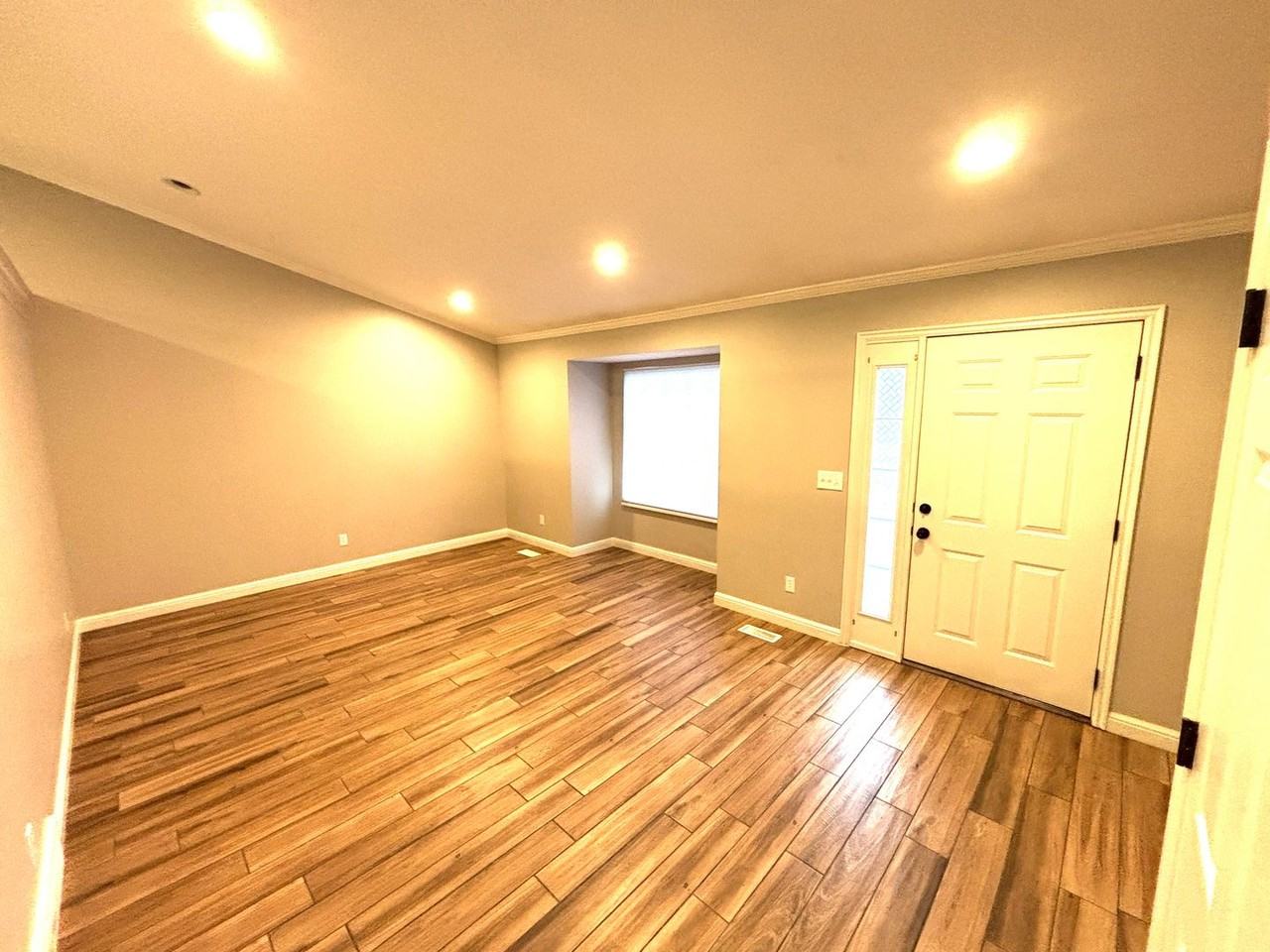 459 E 900 N - Photo 6 of 22