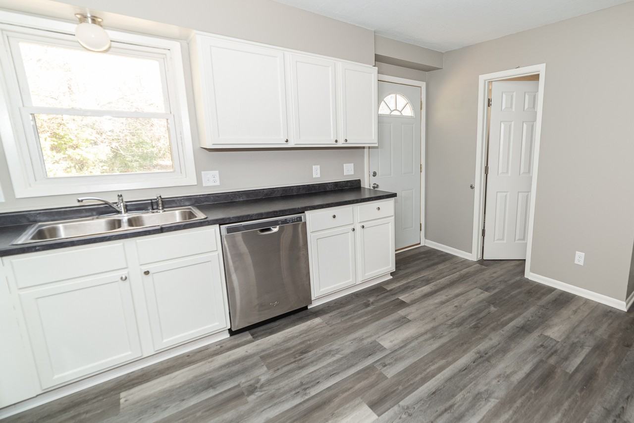 4444 Park Lawn Dr #NA - Photo 2 of 26