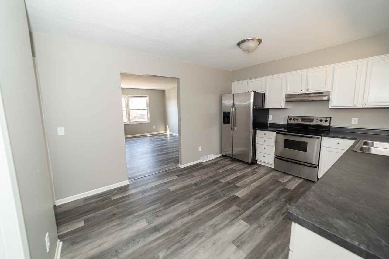 4444 Park Lawn Dr #NA - Photo 3 of 26