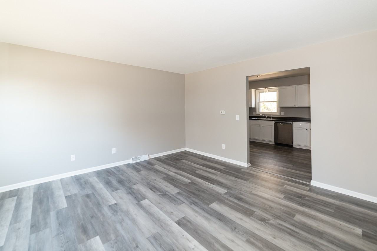 4444 Park Lawn Dr #NA - Photo 6 of 26